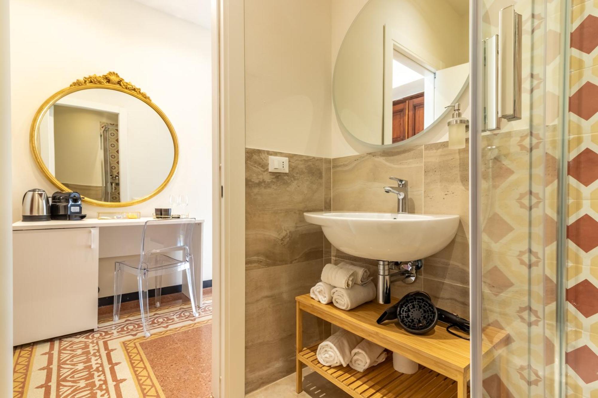 Oldoini Luxury Apartment And Suites La Spezia Luaran gambar